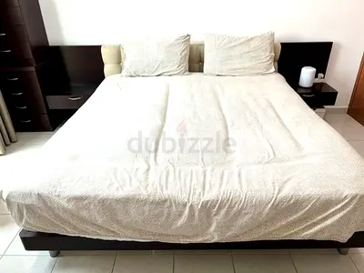 Bed Set-King size-180 (W) X 190 (L) with attached 2 detachable side tables, AED 480 (Witout Matress)