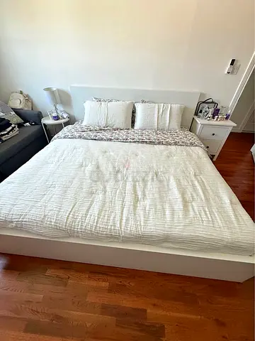 IKEA king size Bed frame with IKEA mattress 180X200CM