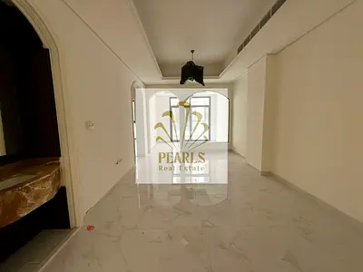 للإيجار أول ساكن بالتلة 2، غرفتين وصالة مع مجلس، 3 حمام، بلكونة، خزائن حائط، مسبح وجاكوزي، شهر مجاني، تكييف مركزي، الإيجار 52 ألف، على 4 أو 6 دفعات،