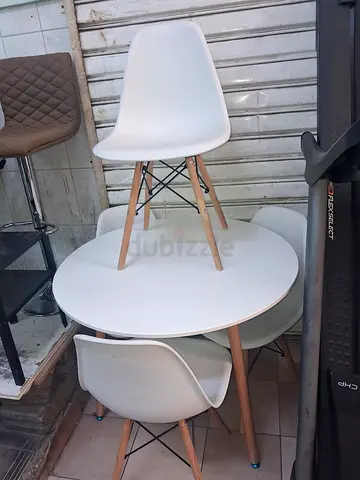 White Round Dining Table with 3 Matching Chairs - Modern Design