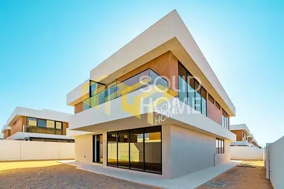 Luxury Ready villa | Full Privacy | Prime location