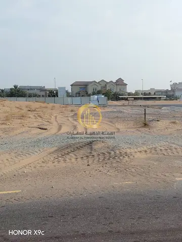 Land in Al-Zubair Gardens in a very prime location, close to the park and services. Ground + 2 floors permitted and ownership open to all Arabs.