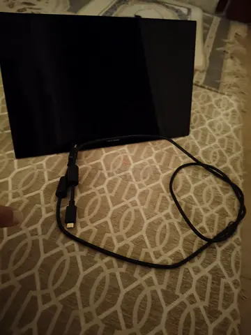 24-inch Samsung LED TV / Monitor with HDMI cable - good working condition