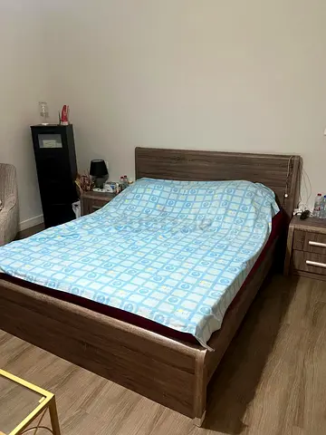 King size bed with Mattress two matching bedside tables and Dresser with Mirror - Excellent conditon