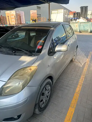 2010 Toyota YARIS 照片 7