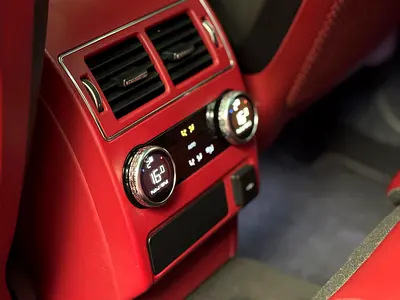 2021 Jaguar F-PACE — миниатюра 16