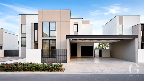 Luxury 5BR | Park Backing | Huge Plot | Spacious