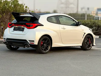2026 Toyota YARIS — миниатюра 12