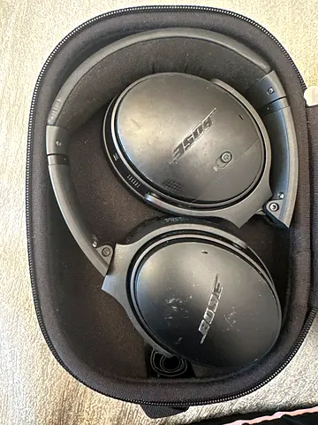 Bose QuietComfort Over-Ear Wireless Headphones (Black)