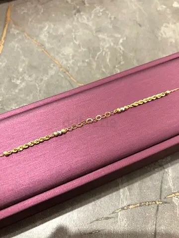 Gold bracelet - Brand New