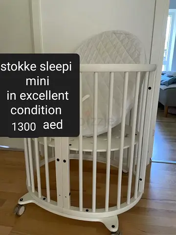 Stokke Sleepi Mini Oval Crib in White