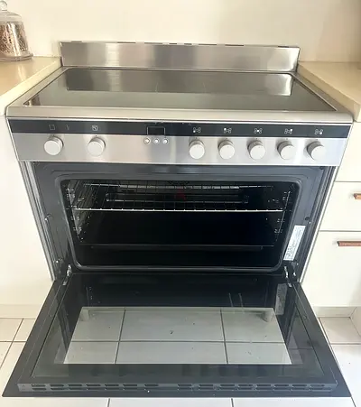 Siemens Electric Cooking Range - Glass Ceramic Hob, Stainless Steel