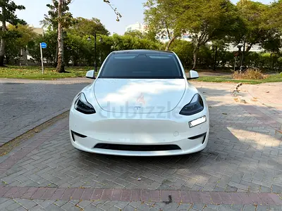 Tesla Model Y Long-Range Enhance Autopilot/ Tow Hitch