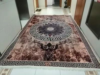 Large Decorative Area Rug with Medallion Pattern - Good Condition