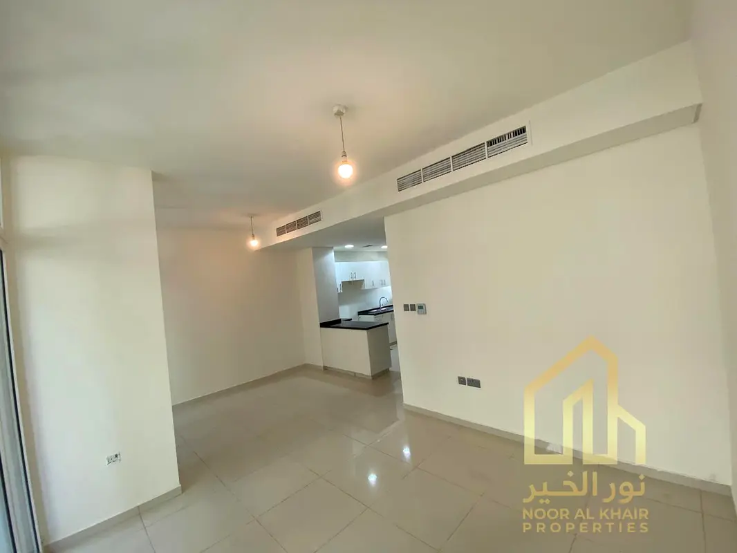 GENUINE RESALE | Rented | 3B | SPACIOUS LAYOUT RRM | UNFURNISHED | Back to Back