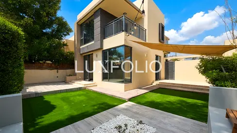 Huge Plot | Genuine Listing | Corner Unit