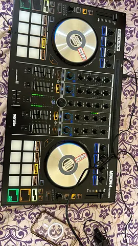 Reloop Mixon 4 DJ Controller – Like New / Serato Unlock