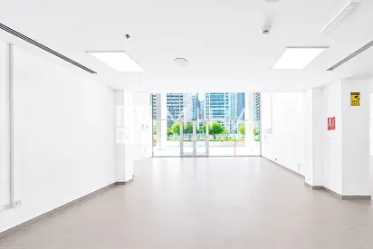 Fitted Shop | Park Facing | In & Out at E44