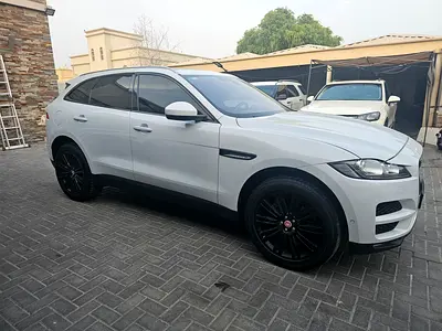 Jaguar F-Pace 35T Prestige 2017 | GCC Specs | Low Mileage
