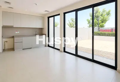 Single Row | Well Maintained | Landscaped