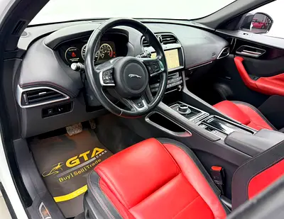 2017 Jaguar F-PACE — фото 10