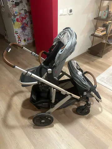 Uppababy Vista V2 with Rumbler Seat and all adapters. Excellent condition. Recently serviced.