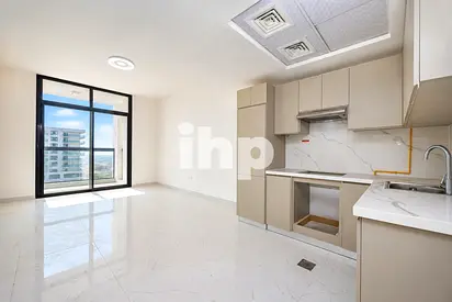 Luxury 2 BR+Maid| Brand New | First Tenant |Vacant