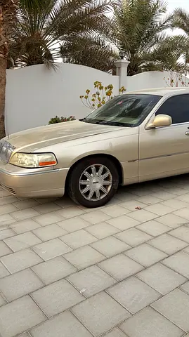 2010 Lincoln Town Car Signature Limited - Pristine American Specs