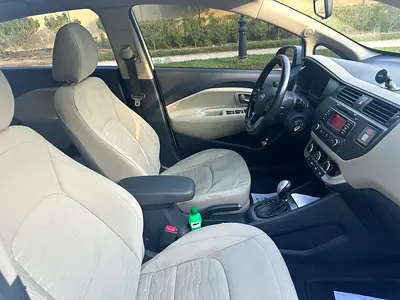 2015 KIA RIO 照片 8