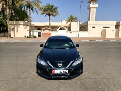 Nissan Altima SV 2016 American Specs - Well Maintained