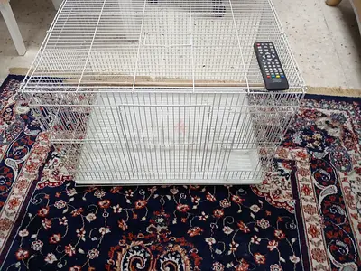 White metal bird xxl cage with removable tray -very good condition