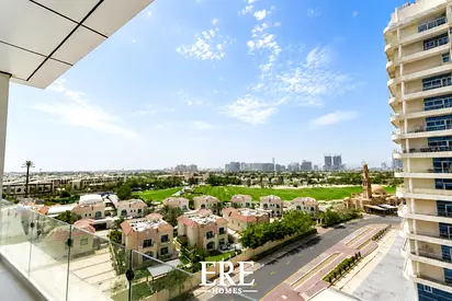 Golf View 2BR | Furnished | 2 Parking Spaces