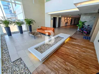 Spacious 1BR| Prime Location |Waterfront Community