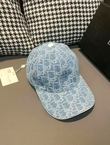 Light blue Dior baseball cap
