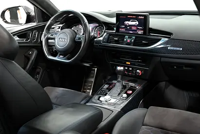 صورة 15 لـ 2018 AUDI RS6