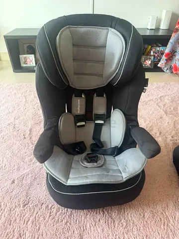 Convertible Child Car Seat / Booster in Very Good Condition