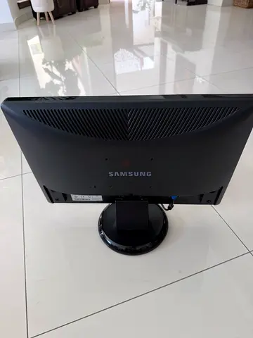 Samsung 22-inch LED Monitor - Good Working Condition