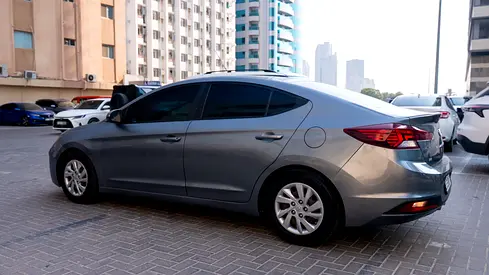 2019 Hyundai ELANTRA 照片 3