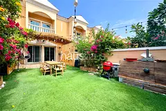 Upgraded 2BR | Backing Park | Central Location