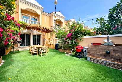 Upgraded 2BR | Backing Park | Central Location