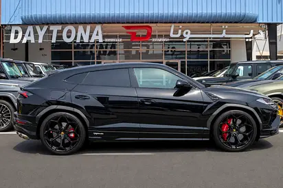 صورة 7 لـ 2024 Lamborghini URUS