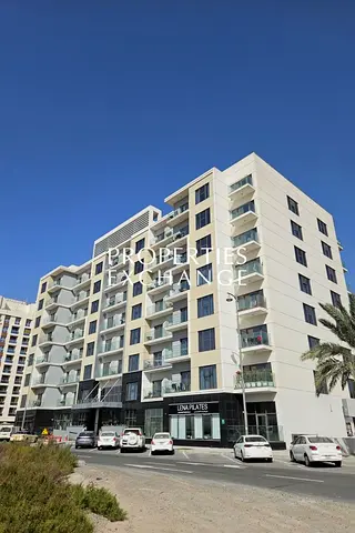 CONTEMPORARY LIVING | SKYLINE VIEW | NEAR METRO