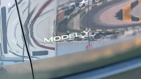 صورة 6 لـ 2025 Tesla MODEL Y