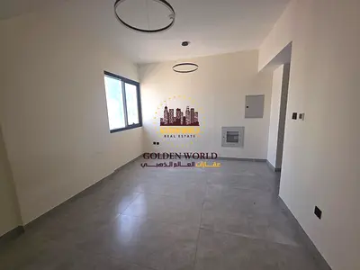 غرفة وصالة للإيجار في الخان مع باركينغ، غرفة ماستر، حمامين، خزائن بالحائط، تشطيب حديث ونظيف وإطلالة مفتوحة. الإيجار 40 ألف سنوياً.