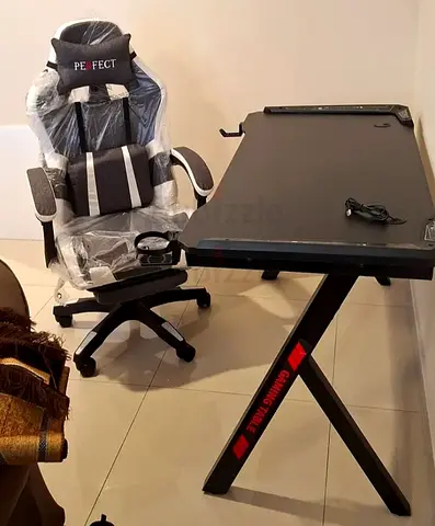 Brand New gaming Table and gaming chair available