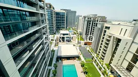 Pool View | Study Room | Corner Unit