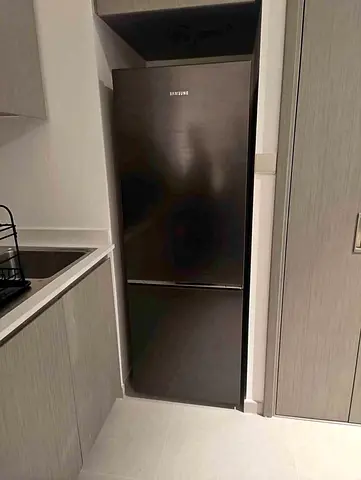 Samsung bottom fridge and freezer new model slightly used