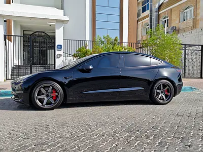 صورة 4 لـ 2021 Tesla MODEL 3
