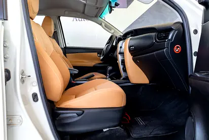 2022 Toyota FORTUNER 缩略图 19
