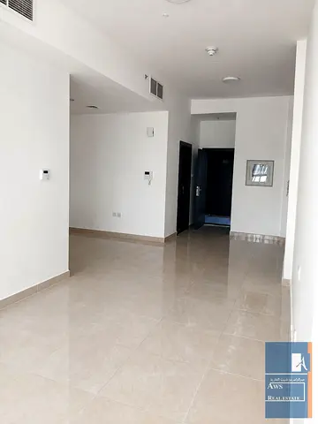 Studio for Families With Gym, Pool, and Car Parking